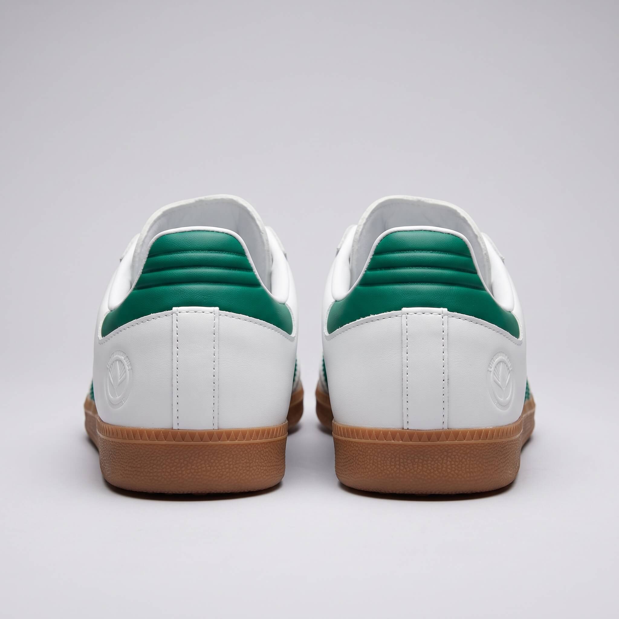 Rendering_shoe_back_view_photo_2K_20260928192149 (1)