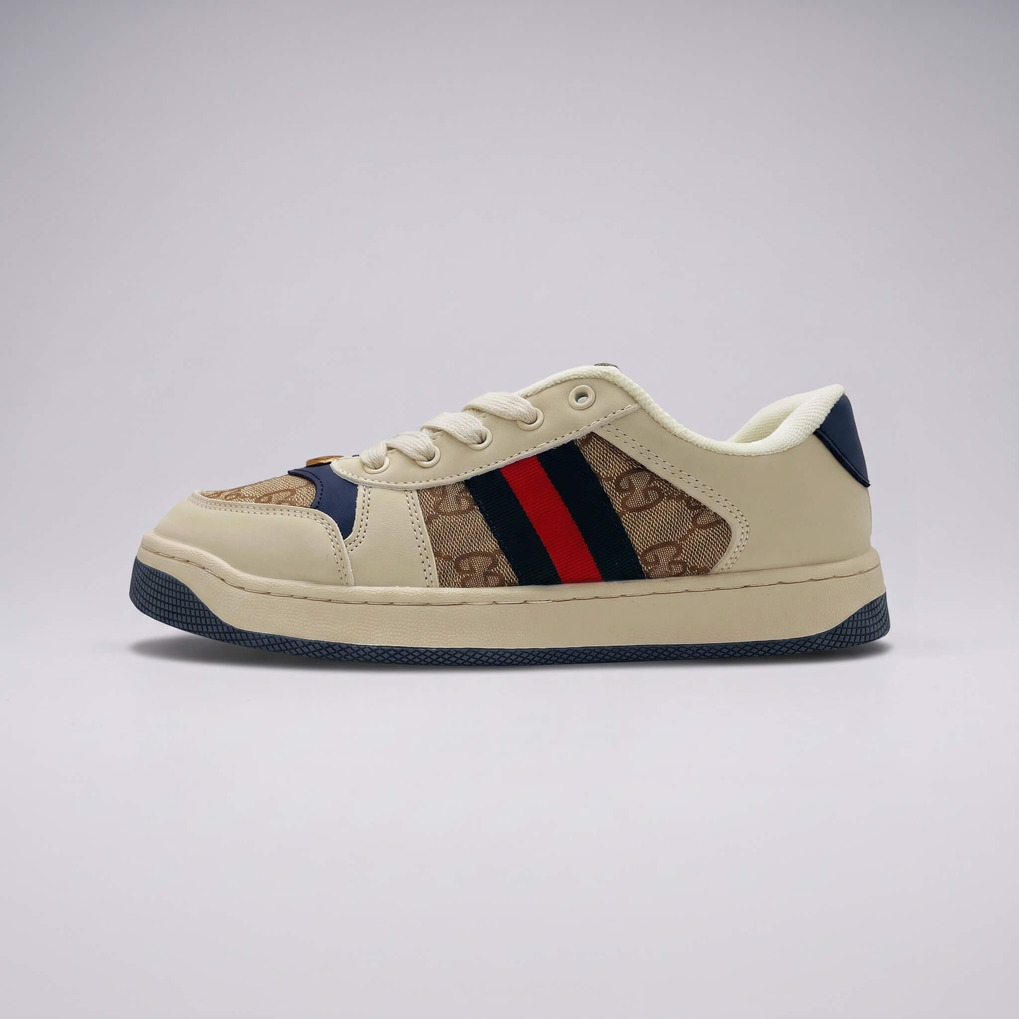 Replace_shoe_in_photo_2K_20261001002713 (1)