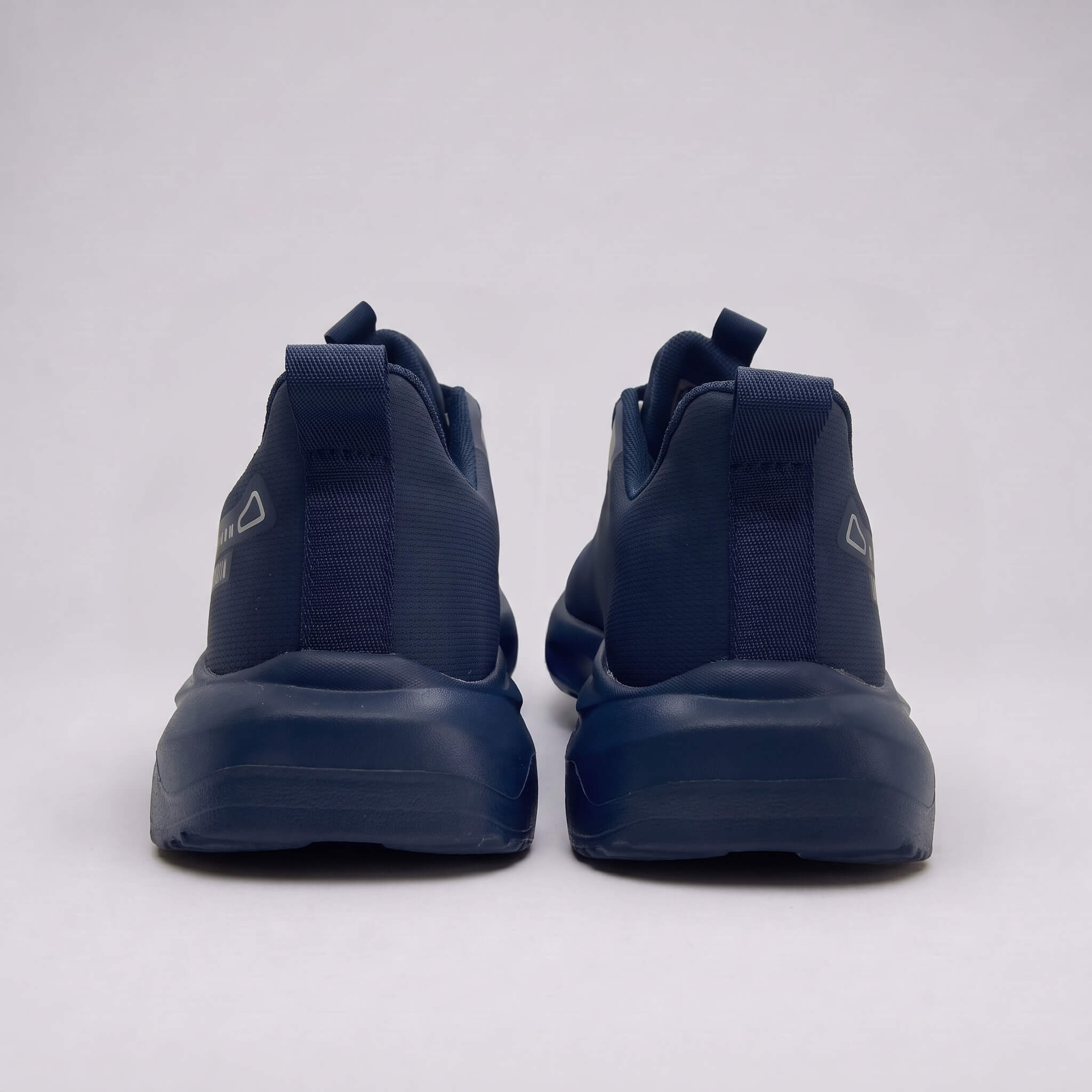 Replace_shoe_in_template_photo_2K_20260930201104 (1)