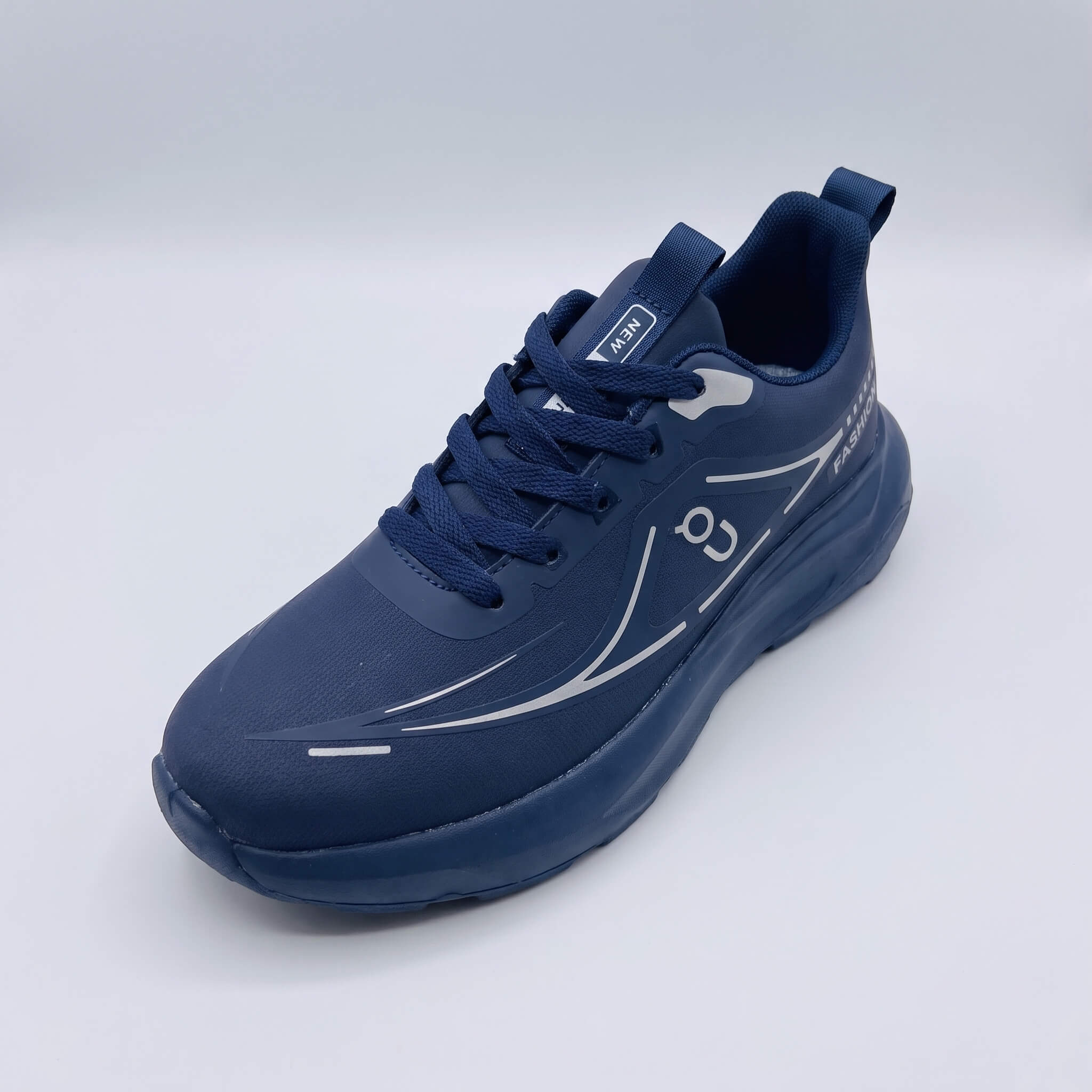 Replace_shoe_in_template_photo_2K_20260930201255 (1)