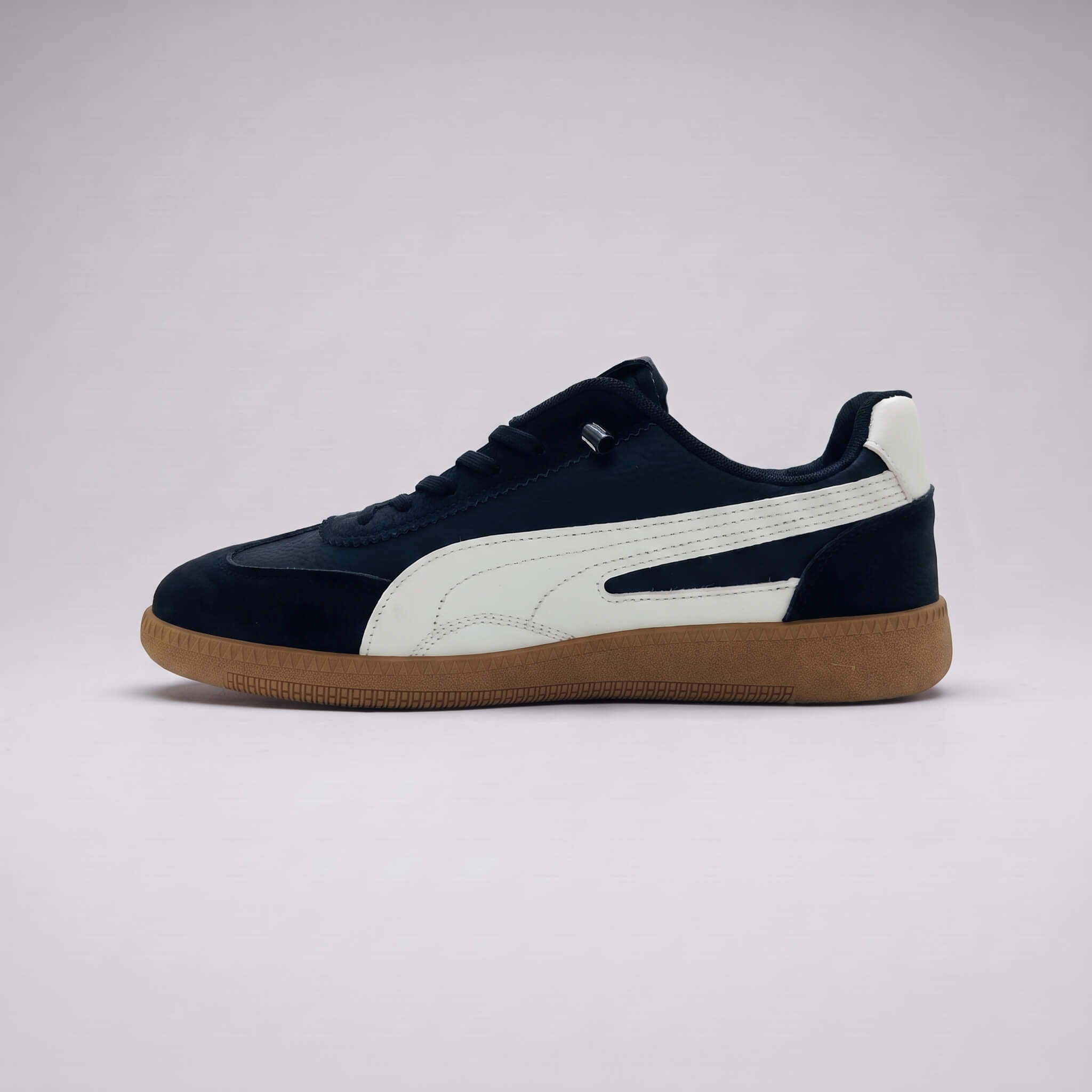 Replace_template_shoe_with_product_2K_20261002183707 (1)