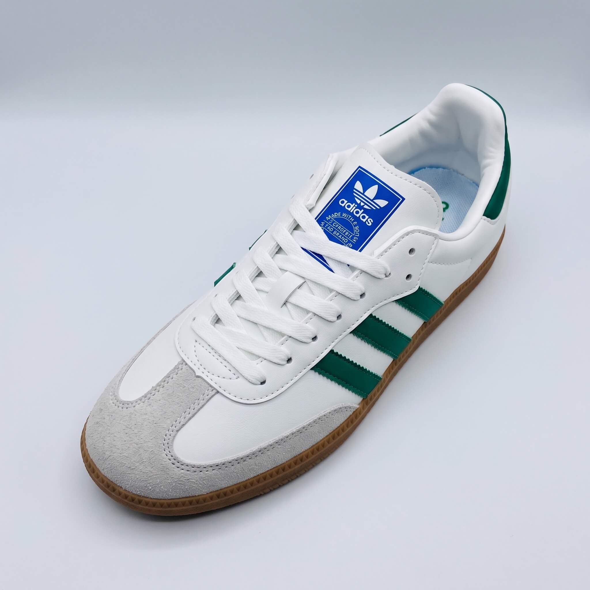 Shoe_e-commerce_product_photo_2K_20260928192155 (1)